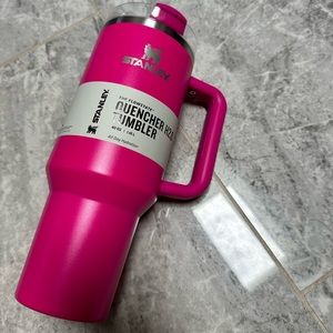 Stanley 40oz Tumbler Dick’s Exclusive Camelia Hot Pink NWT